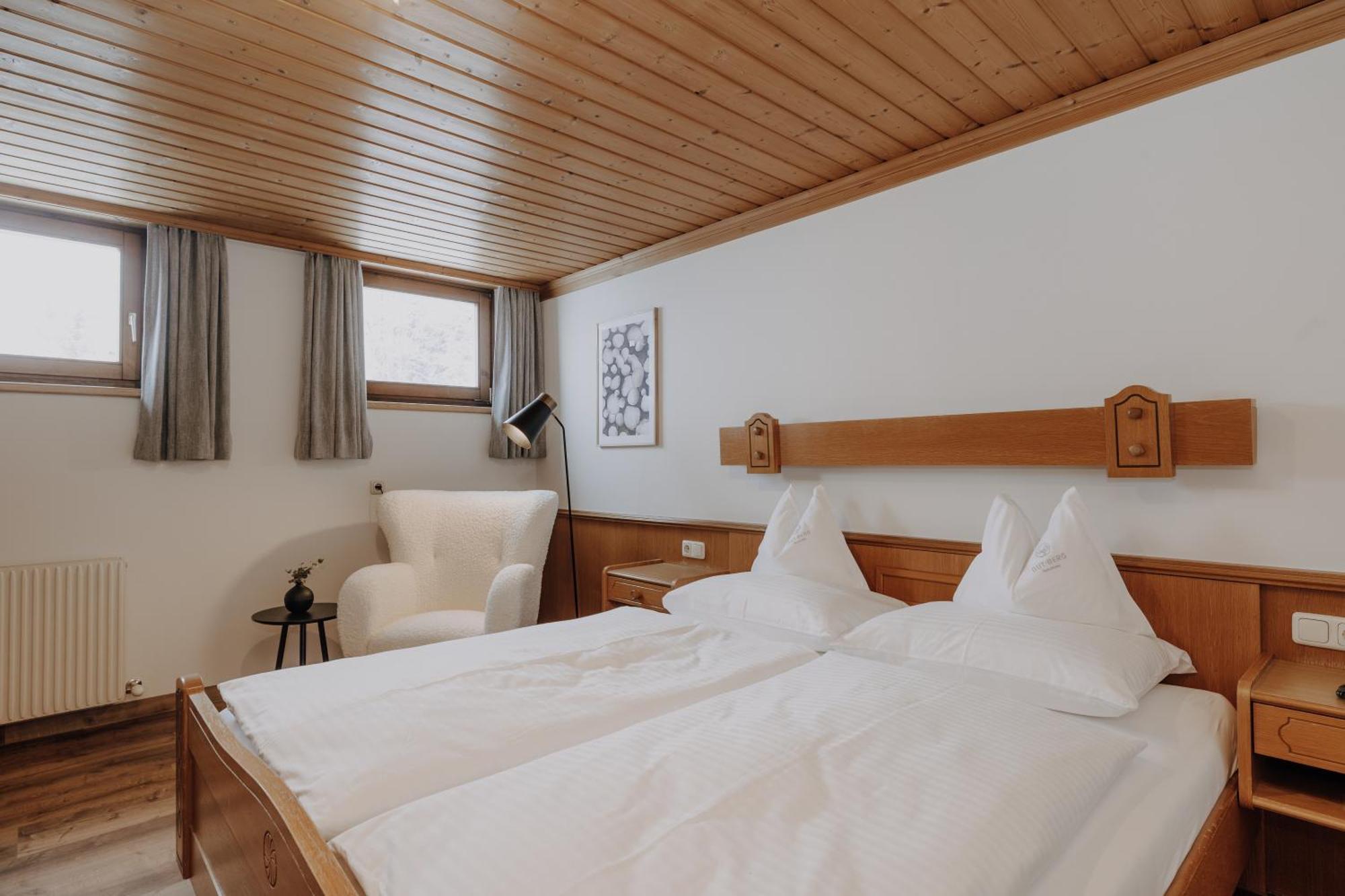 Gut Berg Naturhotel Sankt Johann im Pongau Room photo